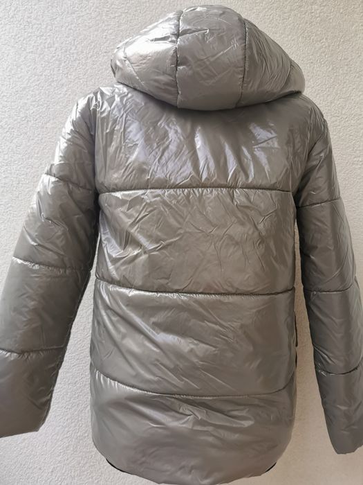 Kurtka przejściowa z kapturem