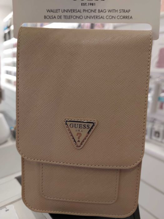 Bolsas de Marca Guess.