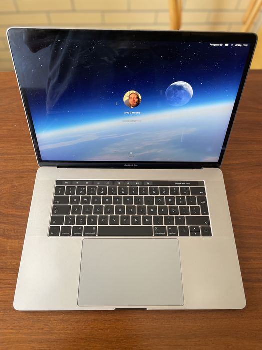 Macbook Pro 15” 512gb 16gb