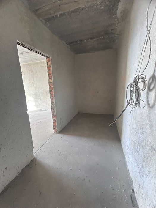 Продаж просторої квартири в новобудові