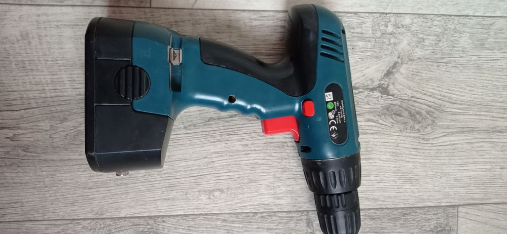 Шуруповерт б.у .