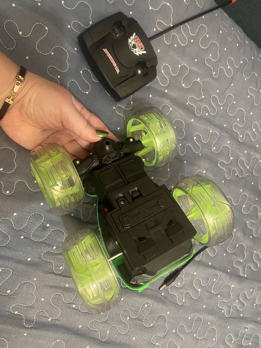 Трюковая машина перевертыш на радио управлении