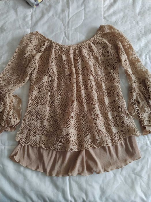 Conj. novo Saia + Blusa bege em renda crochet tam. M/L