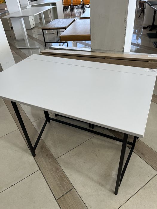 Продажа б/у мебели: столы, кресла, тумбы, стулья