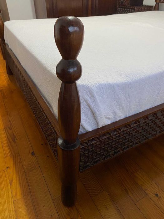 Cama de casal trabalhada dos anos 60