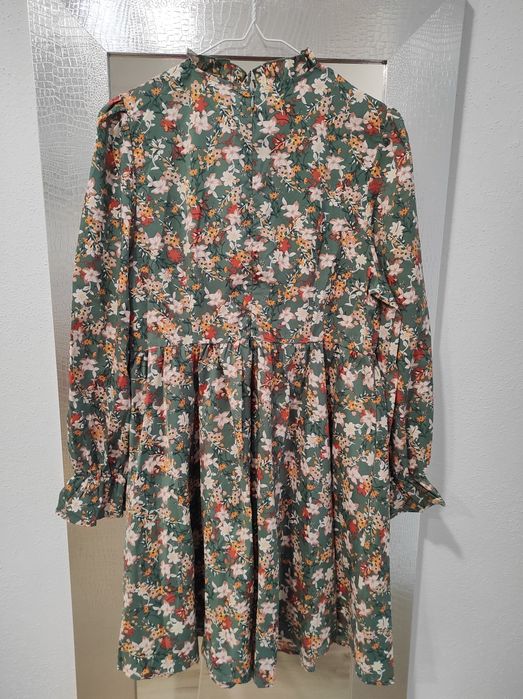 Vestido flores com etiqueta