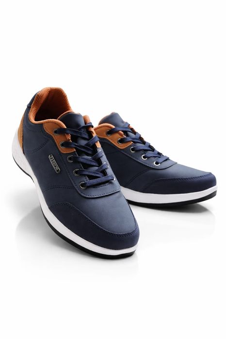 Buty  młodzieżowe męskie nr.39