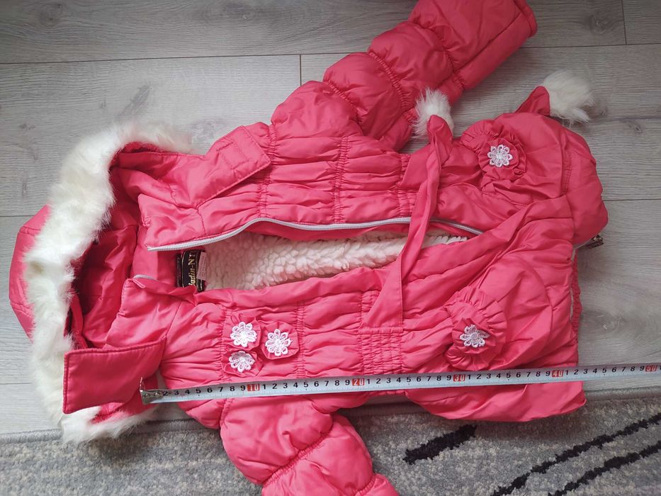 Комбінезон на зиму. Входить курточка для дівчинки та штани