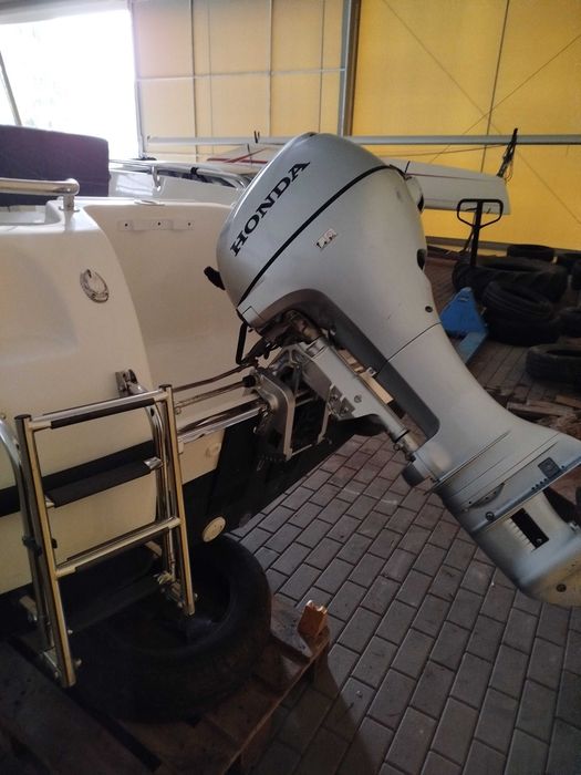 Łódź motorowa HydroMarin 5020 z silnikiem Honda 15 i przyczepą