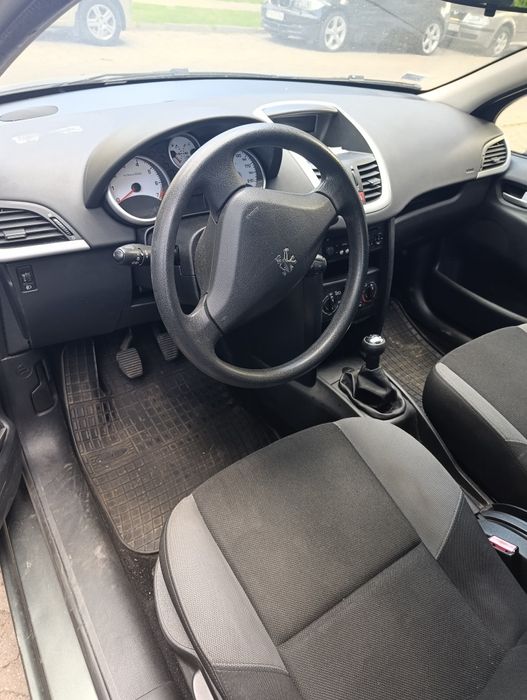 Peugeot  207  1.4