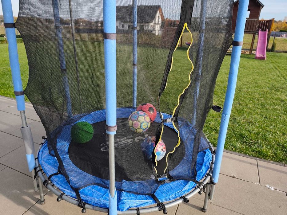 mala trampolina 140cm