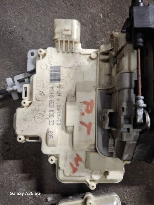 Zamek dzwi  VW Passat B6