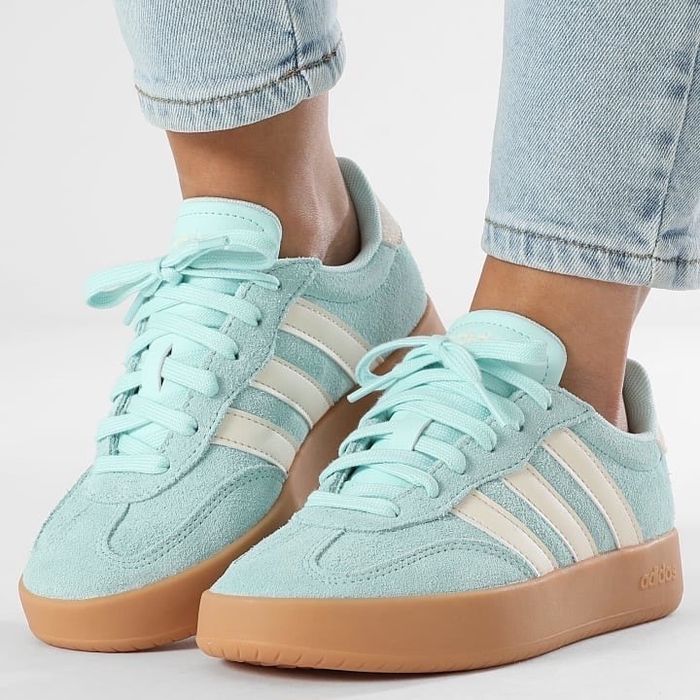 Кросівки Adidas Barreda жіночі