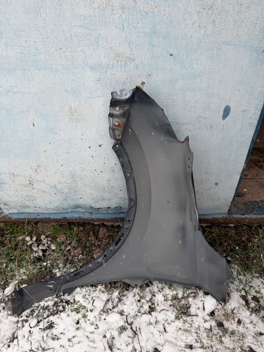 Крило. Праве  на тіго 4  стан б /у  на 95 кварталі