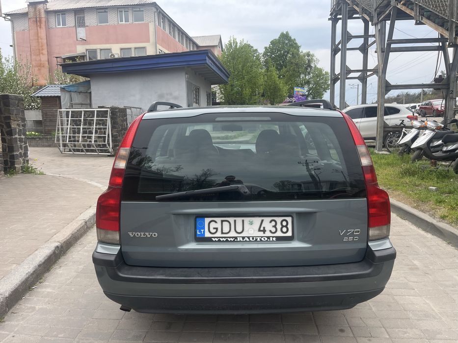 Volvo V70 2.4 Дизель Механіка Гарний стан авто !
