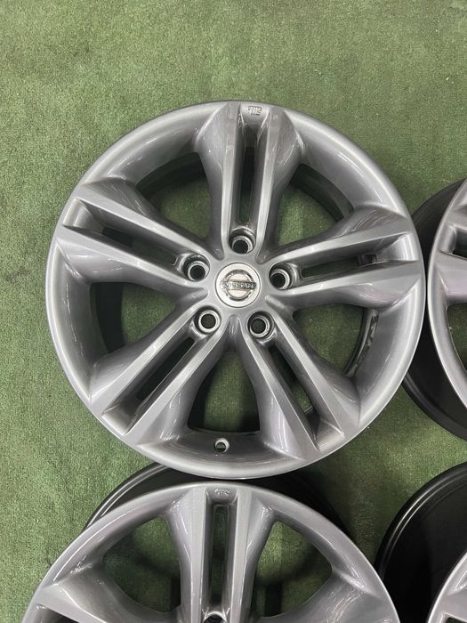 Оригінальні диски 5/114.3 r17 Nissan Qashqai X-Trail Presage та інші.