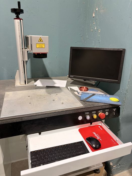 Máquina de gravação laser de metais (fibra) - 30W