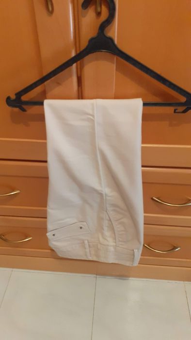 Calças bejes Tipo Sarja  ( Senhora)  ZARA  C/ Novas