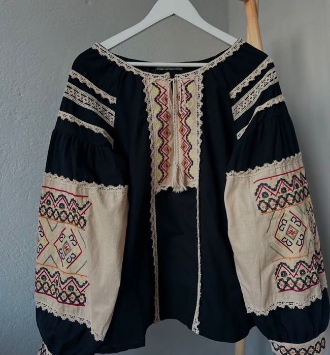 Вишиванки, вишиті жіночі сорочки, українські блузи.