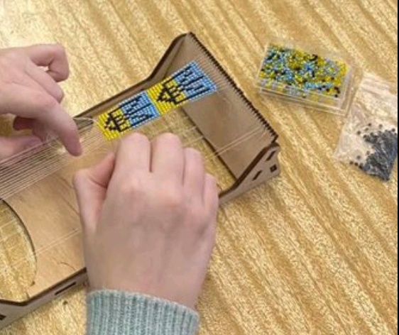 Бісер, станок для бісероплетіння
