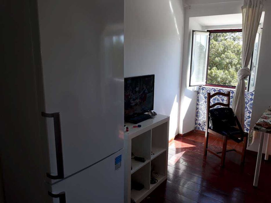 T-2 Duplex,mobilado, equipad+pátio. Alfama,CENTRO Lisboa.Só renda+caução