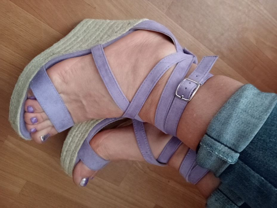 Modne sandały zamszowe roz 39