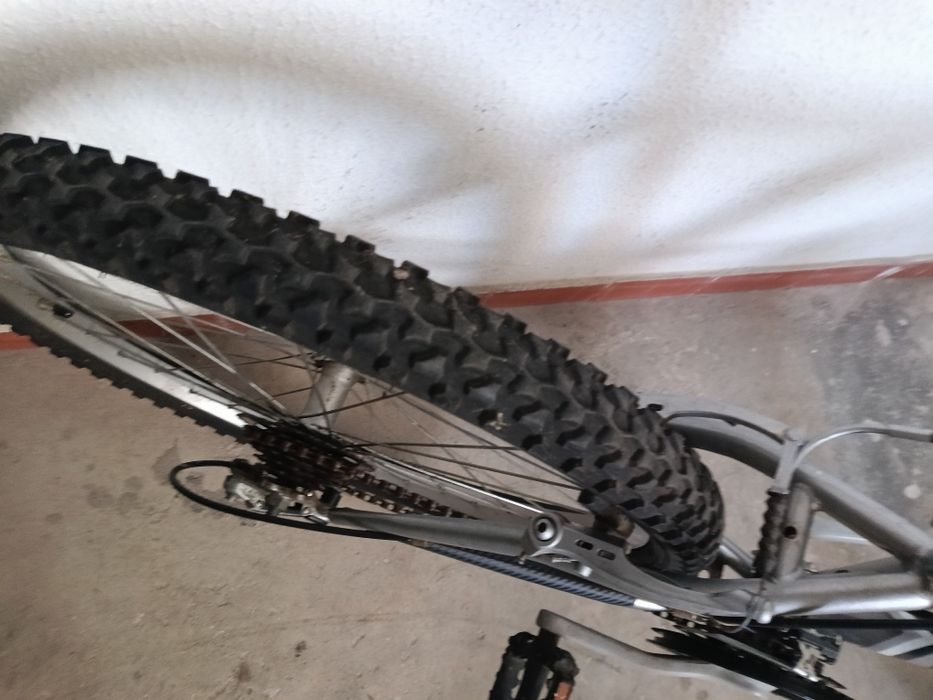 55€ bicicleta roda 24 pegar e andar tudo ok