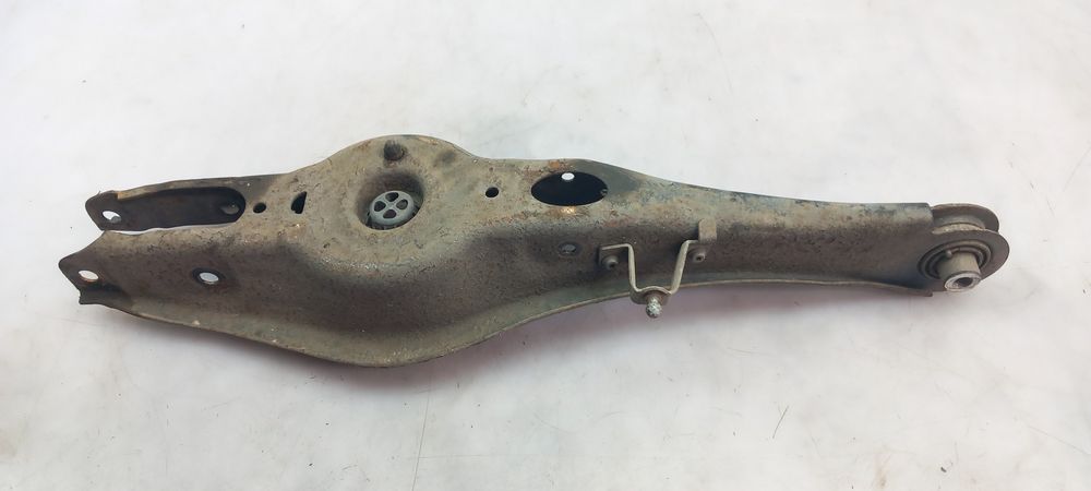 Braço de suspensão trás esquerdo VOLKSWAGEN Golf VII Variant (BA5, BV5