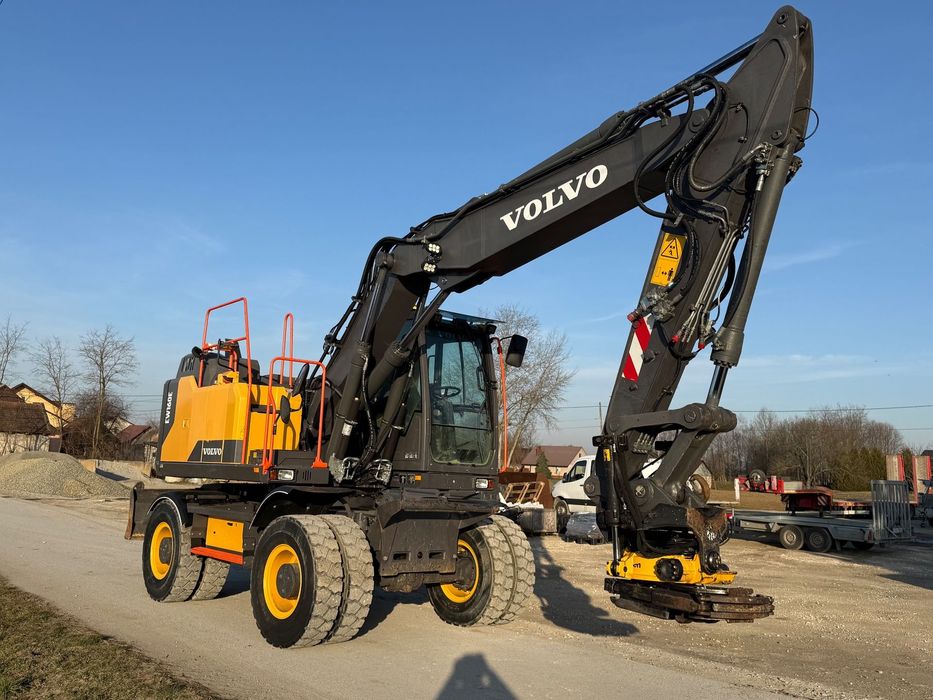 Volvo EW160E  Koparka kołowa Volvo EW160E  /  7650 H / Cena netto 416 000 zł.