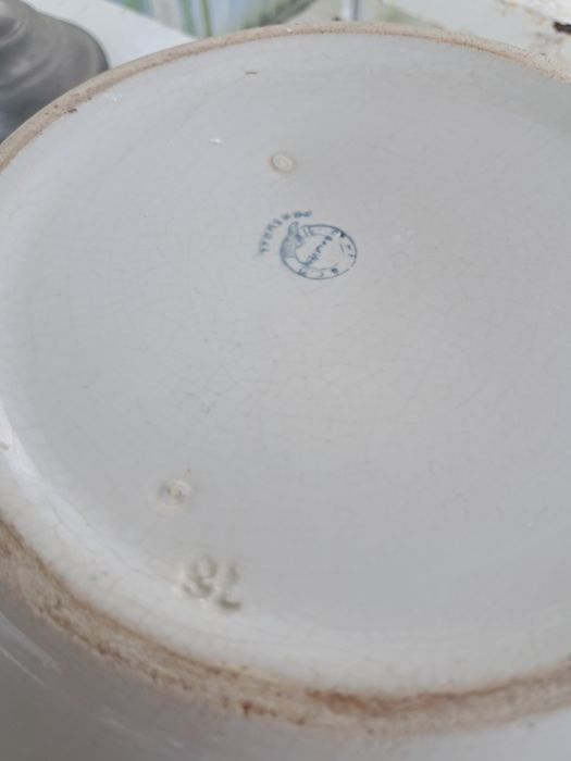 Penico em louça de sacavem