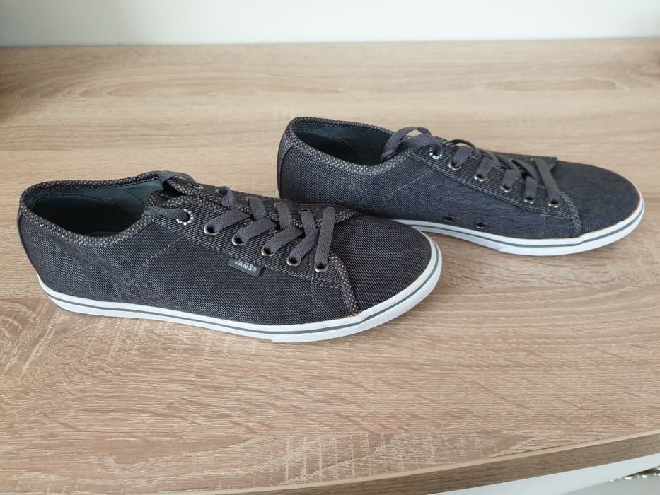 Продам кеди Vans 40р в ідеальному стані.