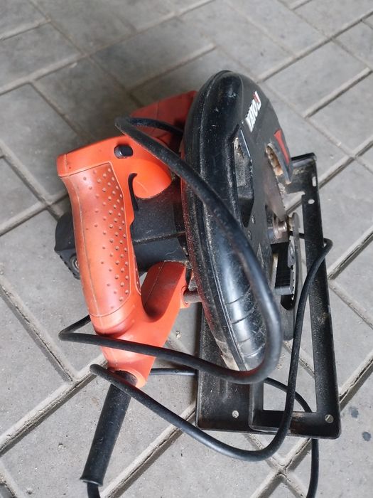 Pilarka elektryczna YATO 1300 W