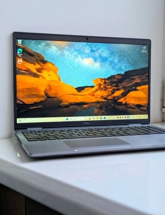 Тонкий ноутбук Dell Latitude 5520 Intel Core i7-1185 nVidia 4-32/128-1