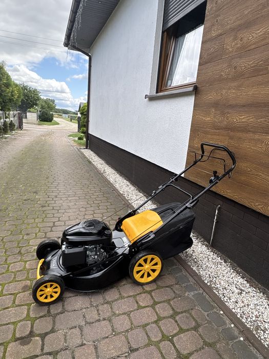 Kosiarka spalinowa Stiga z napędem