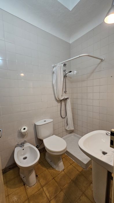 T2 dentro das muralhas às Portas de Avis