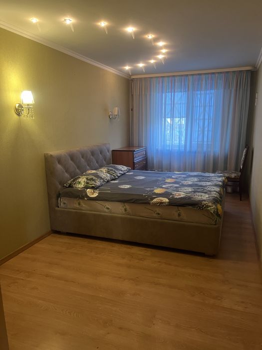 Центр міста. Двух кімнатна. Від власника.