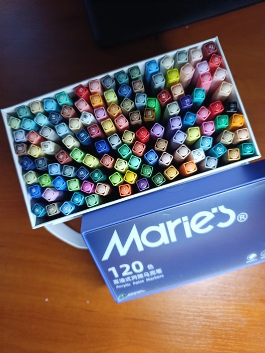Товар: Maries 120 шт. Нові, деякі взяла на маленькі деталі 1400 грн, в розмальовці. розмальовка герої проти злодіїв розфарбовані пару картинок 500 грн