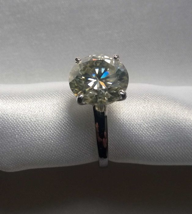 5 CT  VVS1 srebrny pierścionek z moissanitem  R 16.5