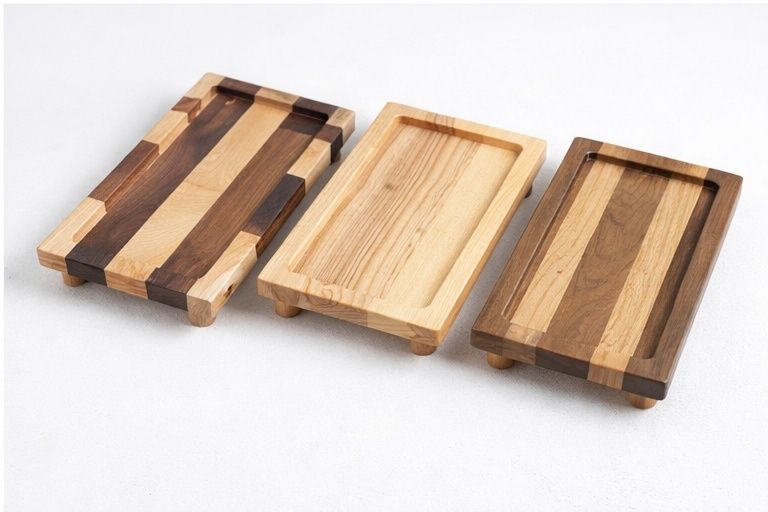 Дошка для подачі 40*26 на ніжках з натурального дерева