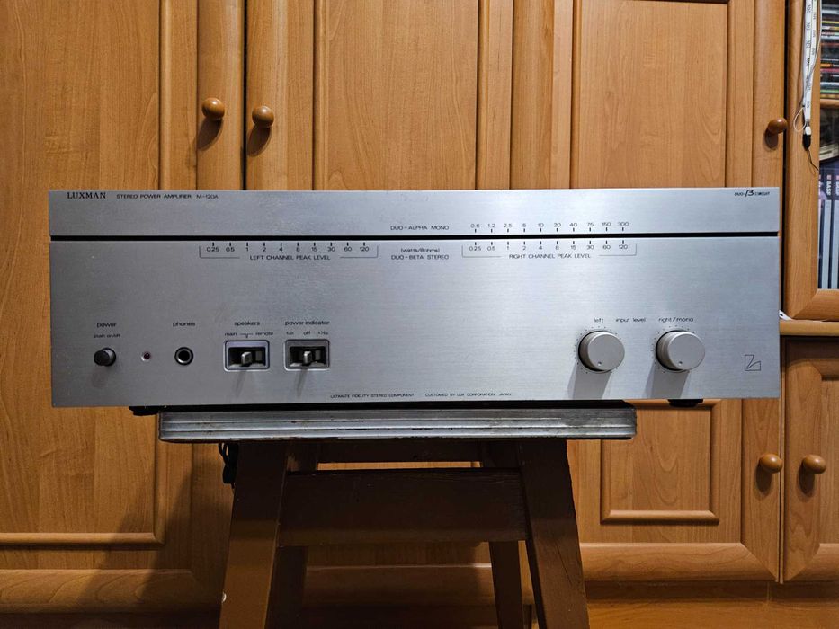 Усилитель мощности фирмы LUXMAN M120A. 120/120W на канал.