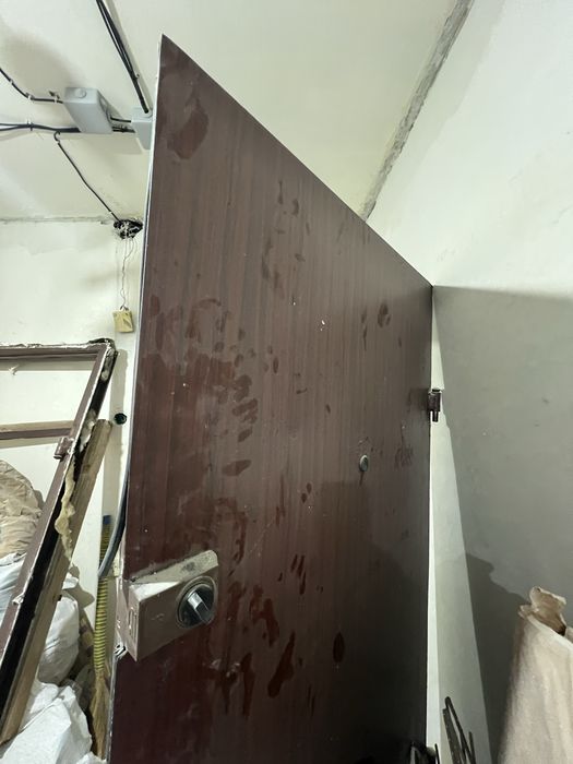 Двері вхідні б/у