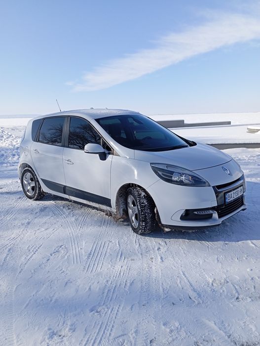 ТЕРМІНОВО. Продам Рено Сценік економний дизель.