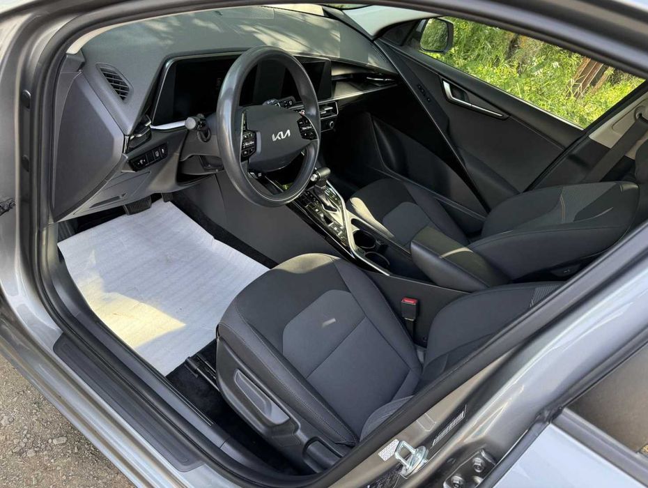Kia Niro 2023 гібрид