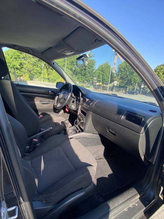 Volkswagen Golf — fotografia 4