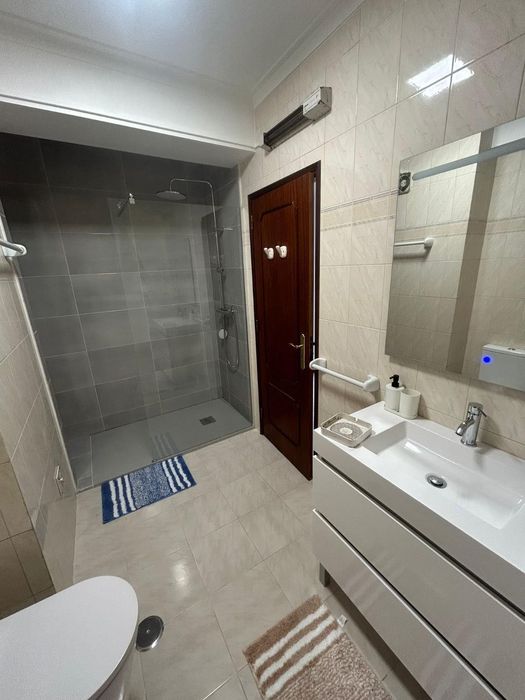 Arrendo quarto em apartamento na guimarota