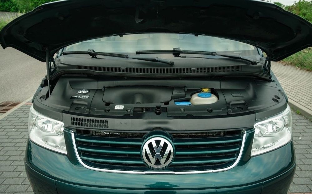 Volkswagen Multivan T5 Highline 2.5 TDI 174 KM