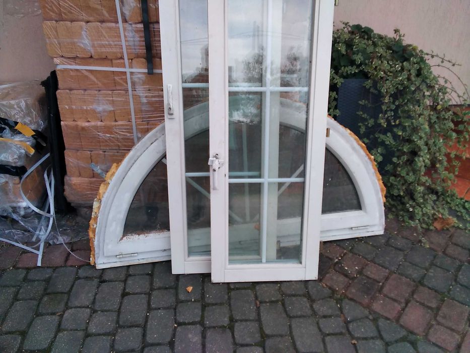 Okna mało używane solidne drewniane cena za komplet 8 sztuk