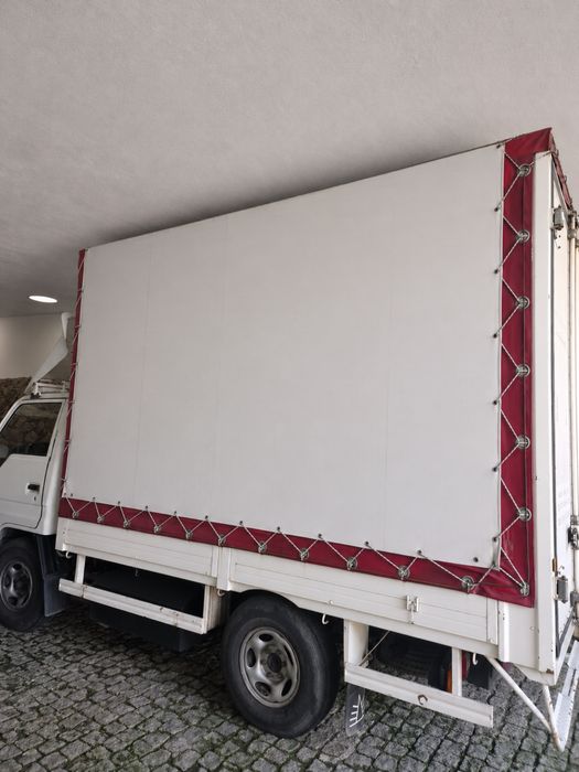 Toyota Dyna 150 Nacional 1995 de Caixa Fechada com Iluminação