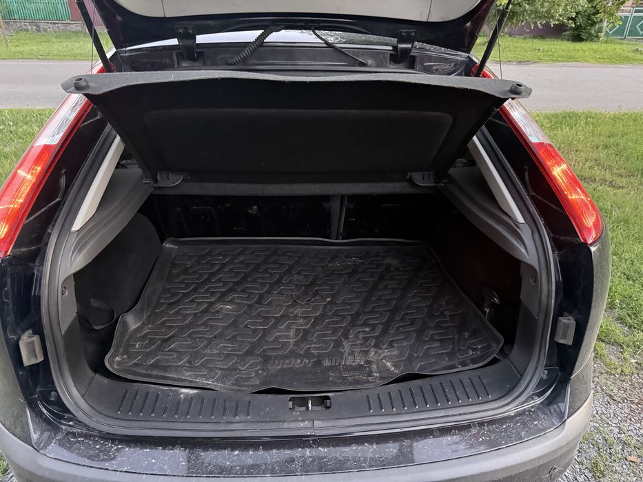 Продам Ford Focus 2 1.4 бензин