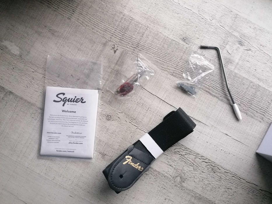 Fender SQ Aff. Strat HSS MN PACK LPB